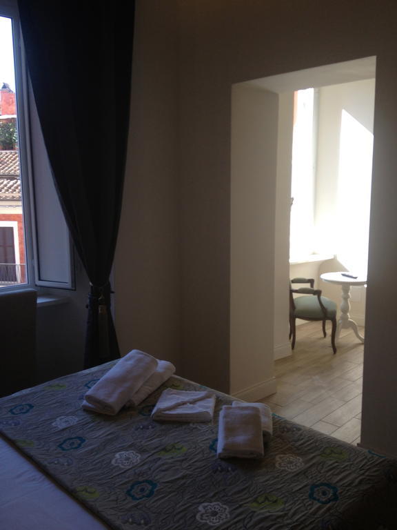 Cavour Forum Suites Roma Oda fotoğraf